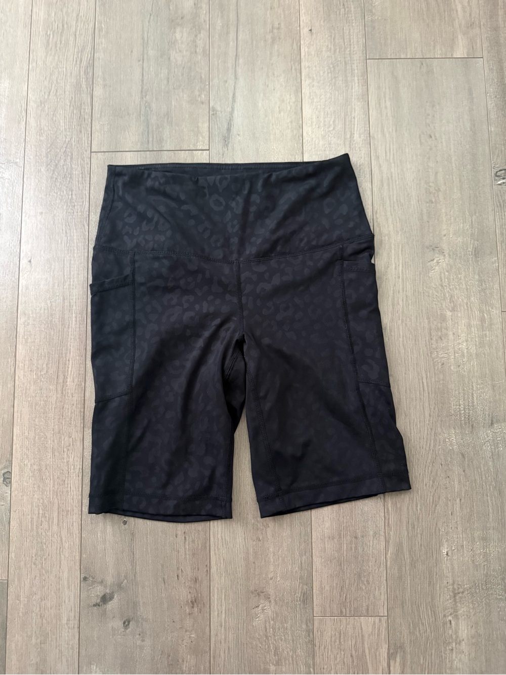 Black Leopard High-Waist Women's Bike Shorts with Side Pockets